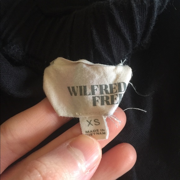 Wilfred Free (Aritzia) Drawstring Shorts - Picture 3 of 4